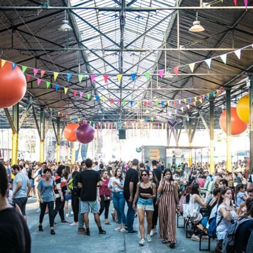 Το burger και η μπίρα γιορτάζουν