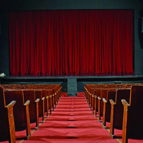 Πέντε θέατρα επανέρχονται με νέο πρόσωπο