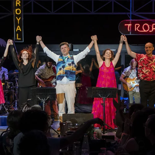 Η «Ταράτσα του Φοίβου» μας αποχαιρετά με εκπλήξεις