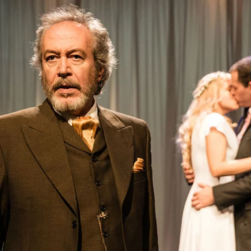 Γρηγόρης Βαλτινός: «Ο Σόλνες ζητάει από τον ηθοποιό ωριμότητα και αλήθεια»