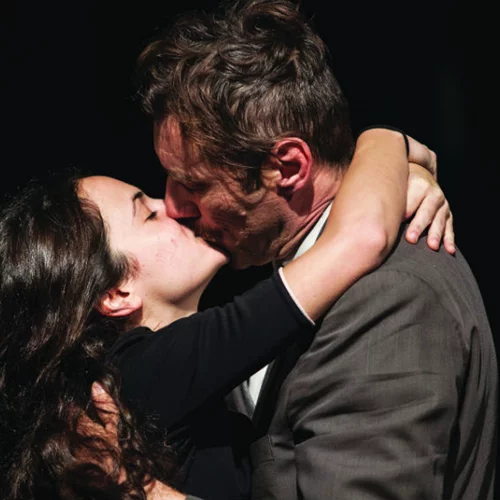 Πέντε θεατρικές επαναλήψεις που πρέπει να (ξανα)δείτε