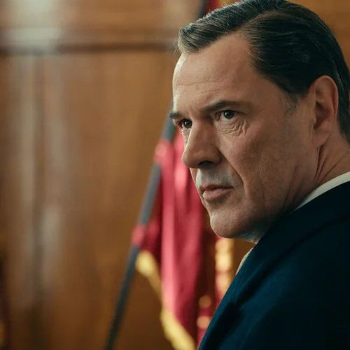 Ο Σεμπάστιαν Κοχ εξηγεί γιατί δεν πρέπει να «Χαμηλώνεις το Βλέμμα»