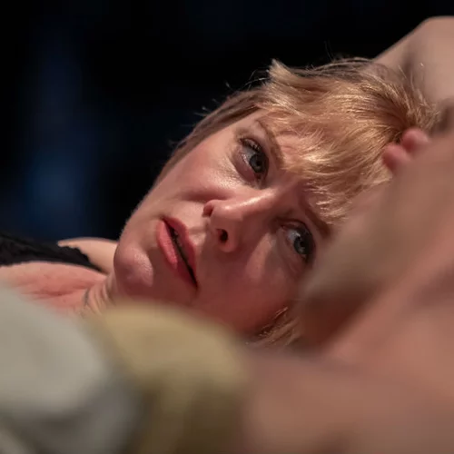 Θεοδώρα Τζήμου: «Η σημερινή εποχή απαγορεύει στη φαντασία μου να καλπάσει, ενώ ο Σνίτσλερ με απελευθερώνει»