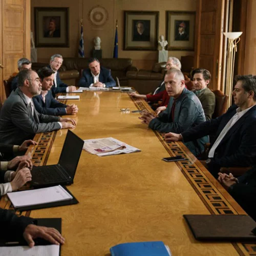 Οι «Ενήλικοι στην Αίθουσα» ταξιδεύουν στην Ευρώπη