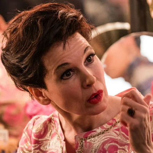 Η Ρενέ Ζελβέγκερ επέστρεψε και φλερτάρει ξανά με το Όσκαρ