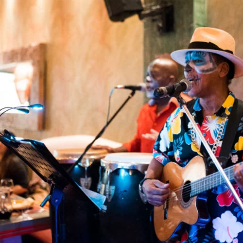 Έτοιμοι για Dia de los Muertos;