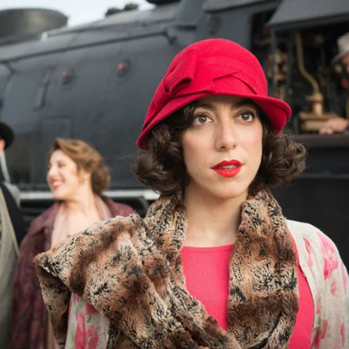 Ερωτισμός, σάτιρα και κοινωνικοπολιτικές συνιστώσες κοντράρονται στις επαναλήψεις της εβδομάδας