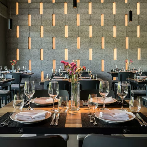 Ο «Βασίλαινας» στρώνει κυριακάτικο τραπέζι