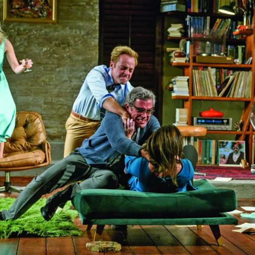 Ποιος φοβάται τη Βιρτζίνια Γουλφ