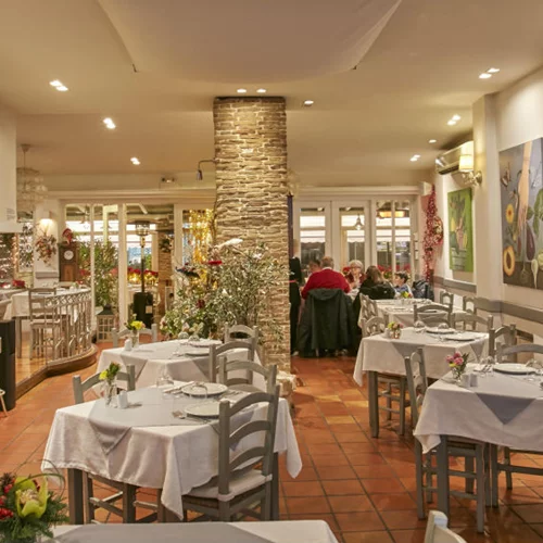 «Μαγικές Κατσαρόλες»: Νοστιμιά και φινέτσα στο Παλαιό Φάληρο 