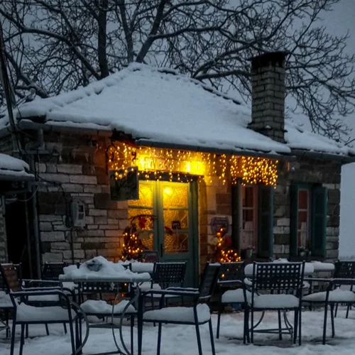 «Η Μεζαριά»: Ένα νέο καφενείο στο Καπέσοβο