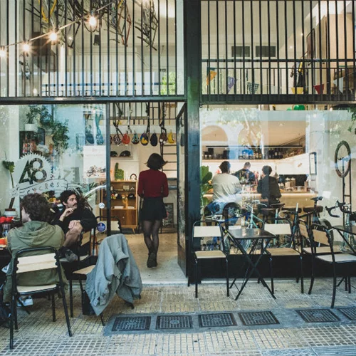 Ένα ποδηλατάδικο στο Κουκάκι σερβίρει κατανόστιμα tacos, ποιοτικό καφέ και cocktails