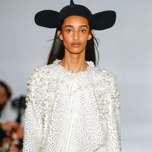 Δεν σας αρέσουν οι παγιέτες; Υπάρχει μια τάση ραμμένη στα μέτρα σας 