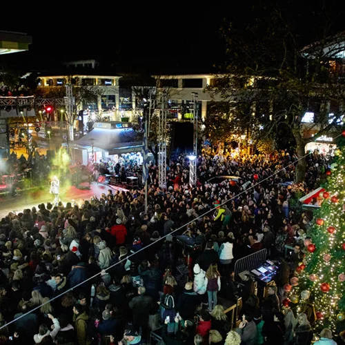 Οι δήμοι της Αθήνας γιορτάζουν τα Χριστούγεννα – Δείτε όλες τις δωρεάν εκδηλώσεις