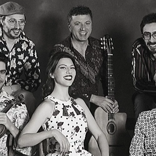 Το σουίνγκ είναι το απόλυτο soundtrack των γιορτών