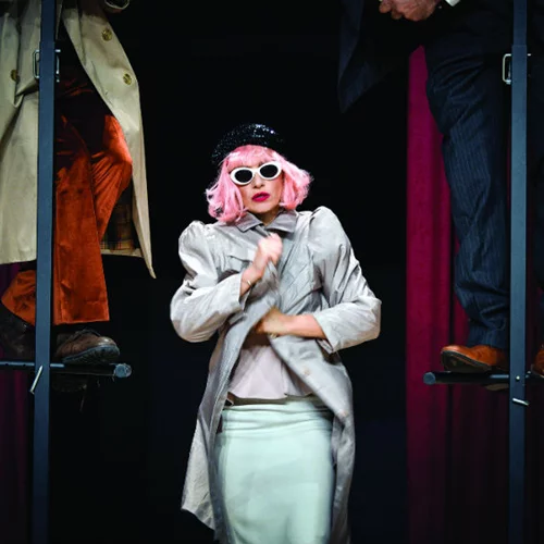 Last call για τέσσερις παραστάσεις