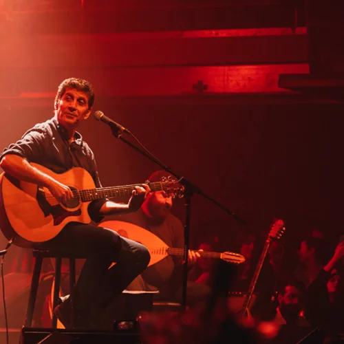 Ο Σωκράτης Μάλαμας μας γλεντάει στην «Ακτή Πειραιώς»