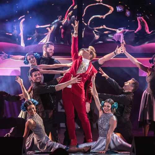 Ασταμάτητος ο Τάκης Ζαχαράτος με το «Ζω για σένα» στο Παλλάς