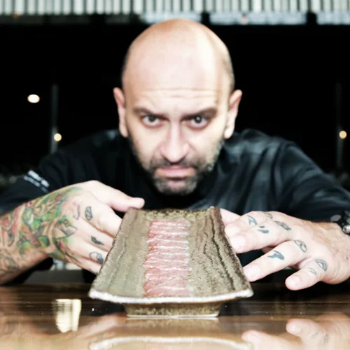 Ο Δημήτρης Κατριβέσης σε «Drakoulis» και Τήνο