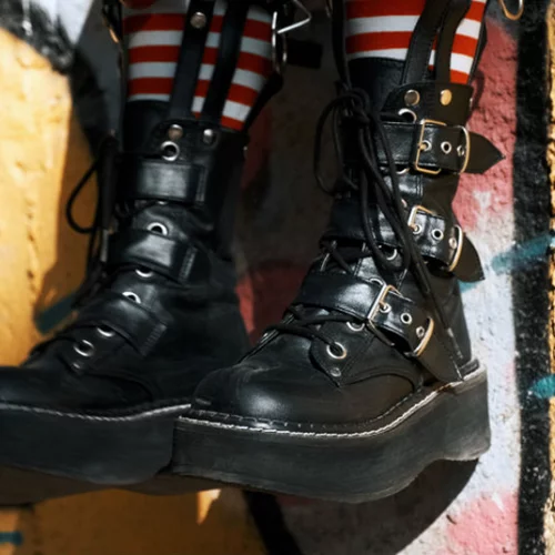 12 Ζευγάρια Goth Shoes για τους Non-gothers 