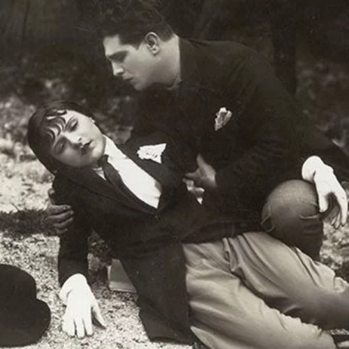 «Οι Απάχηδες των Αθηνών»: Ανακαλύψτε την πρώτη άδουσα και ηχητική ταινία στην ιστορία του ελληνικού σινεμά