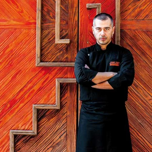 Ο Θάνος Στασινός φέρνει «Huracan»