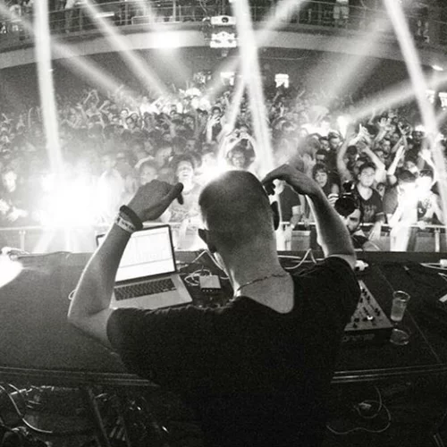 Electro απόκριες στο «01 Athens»