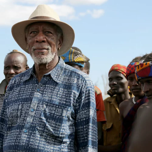 Ο Μόργκαν Φρίμαν αφηγείται μια ιστορία που αξίζει να μάθεις