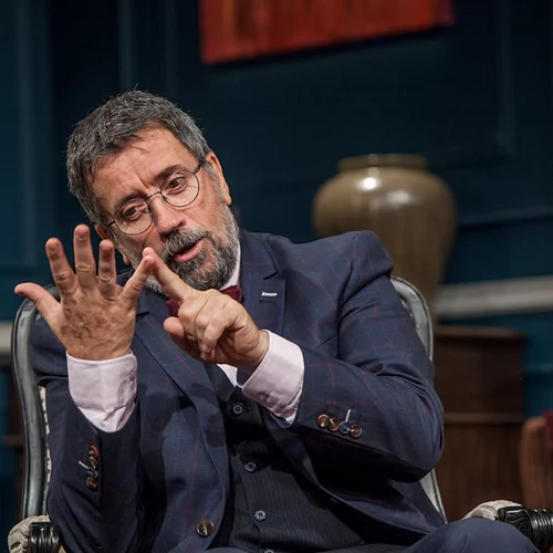 Τελευταίες παραστάσεις για το «Δείπνο ηλιθίων»