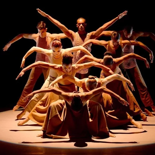 Χόρεψε στους ρυθμούς του Alvin Ailey