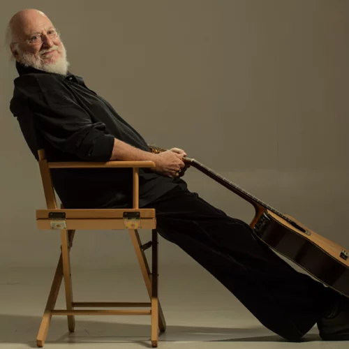 Ο Διονύσης Σαββόπουλος τραγουδάει διαδικτυακά και σόλο από το «Νιάρχος»