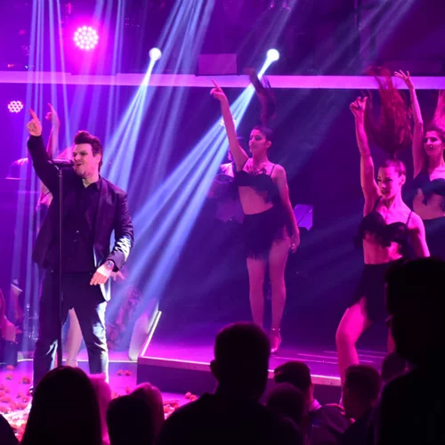 Οι πίστες ανοίγουν μικρόφωνα!