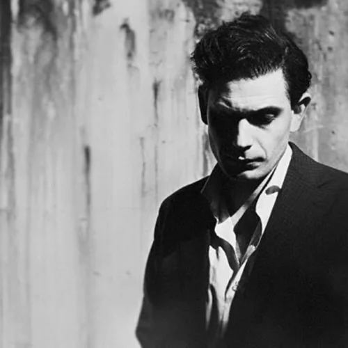 Luke Elliot | Ένας modern dark crooner στην Τεχνόπολη