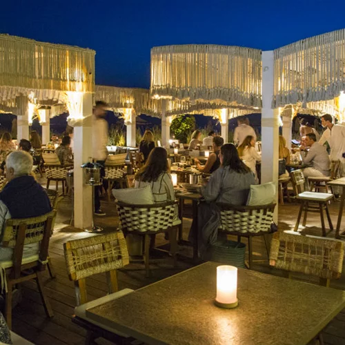 «Privilege Beach House»: Ατμοσφαιρικές Πέμπτες με Whispering Angels