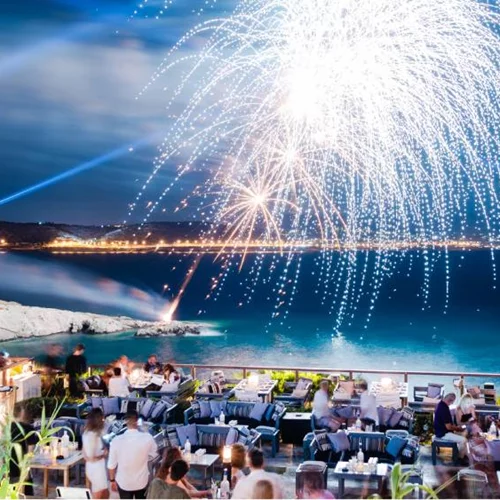 «Island» σταθερά στο θρόνο του