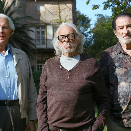 Νέοι Είστε και Φαίνεσθε