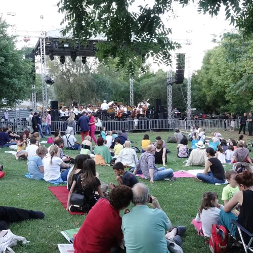 Ραντεβού στο γρασίδι