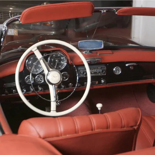 Τα σαραβαλάκια... παρκάρουν στα «Στέκια»