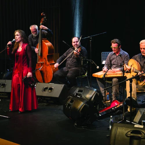 Σαβίνα Γιαννάτου & Primavera en Salonico: Οι ήχοι του Κόσμου στη Μικρή Επίδαυρο