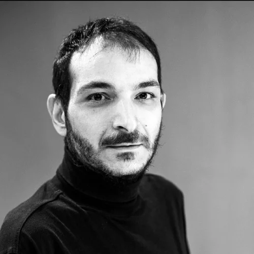 Ο Κωνσταντίνος Χατζής και οι «Βάκχες» σ' ένα μοναδικό αρχαίο σκηνικό που αποκαλύπτεται για πρώτη φορά στο κοινό