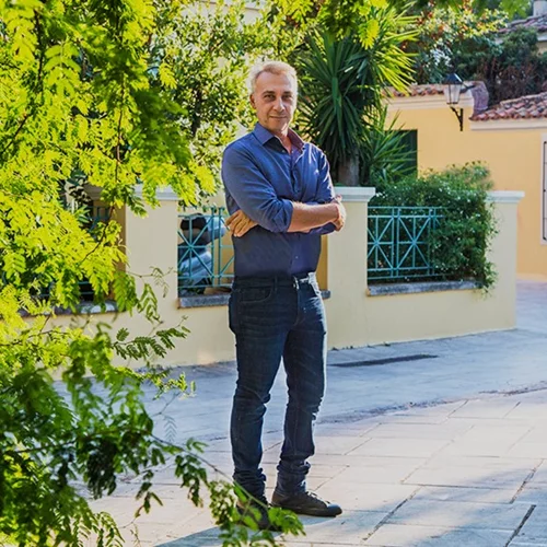 Μιλήσαμε με τον Μίνωα Μάτσα πριν τη μεγάλη συναυλία στη Ρωμαϊκή Αγορά