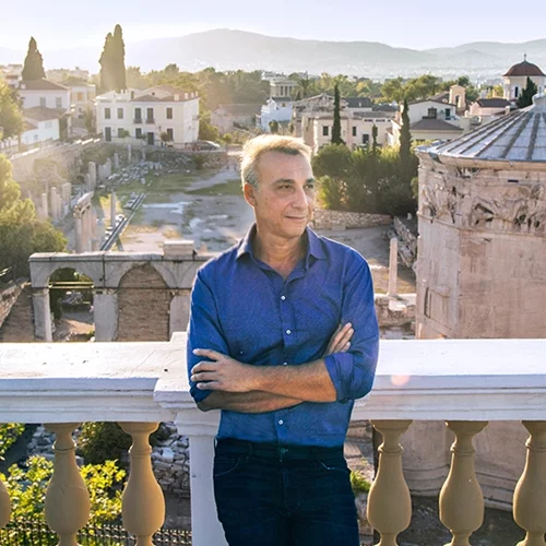 Ο κόσμος με τον Μίνω Μάτσα