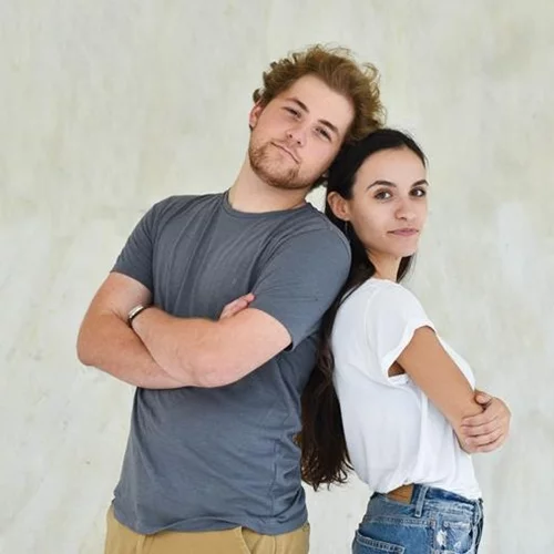 Sex Education: Η Ελεάννα κι ο Γιώργος κάνουν ένα podcast που σβήνει τα σεξουαλικά ταμπού