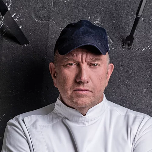 Με Έκτορα Μποτρίνι ανοίγει το "Nikki Beach Santorini"