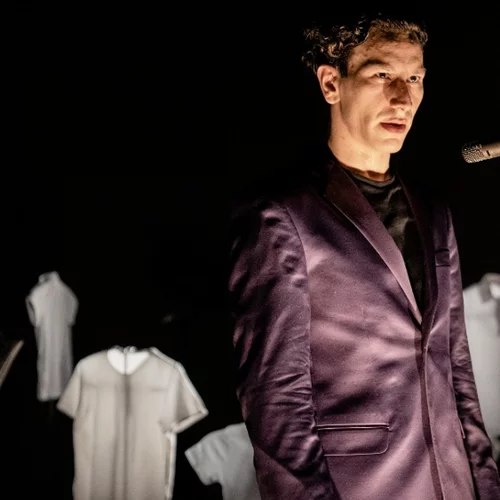 Για δύο τελευταίες παραστάσεις επιστρέφει ο «Οιδίπους» του Δημήτρη Καραντζά