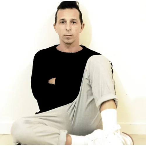 Σπύρος Κουβαράς:«Η τέχνη συμπορεύεται με το κοινωνικό, ιστορικό και πολιτικό γίγνεσθαι, δεν είναι ποτέ αποκομένη»