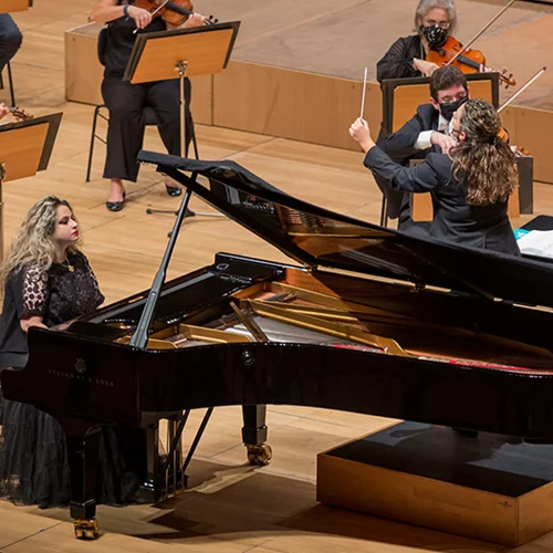 Έντονο γυναικείο άρωμα σε επιτυχημένη συναυλία της Κρατικής Ορχήστρας Αθηνών