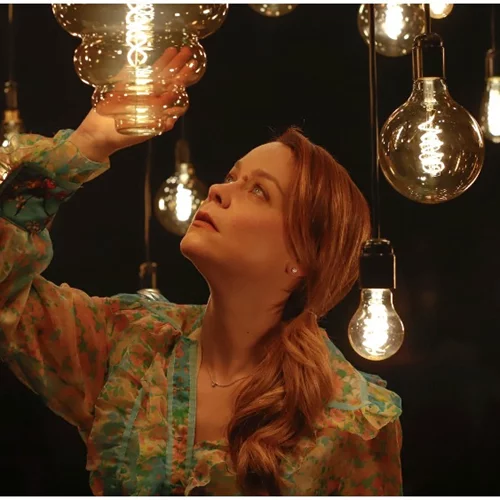 Λένα Παπαληγούρα: «Η τέχνη είναι τρόπος διάσωσης από τους φόβους και τα δεινά της διαταραγμένης πραγματικότητας»