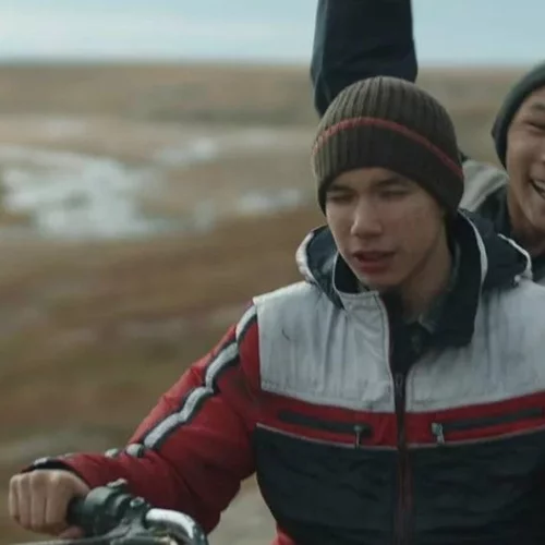 To feelgood «Ταξίδι της Φάλαινας» στις ακτές της Σιβηρίας