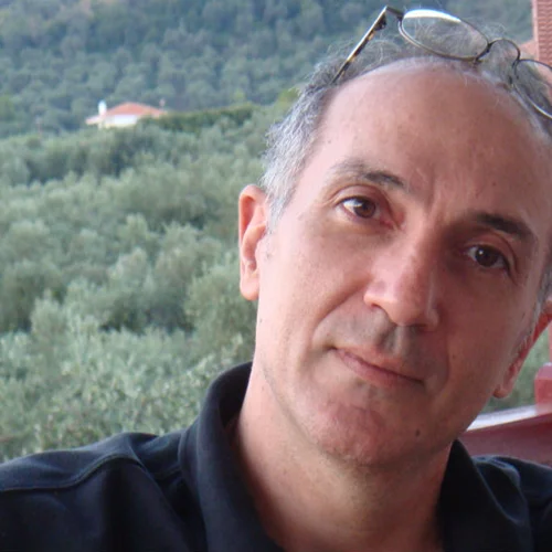 Γιάννης Νταλιάνης : «Η συντριπτική πλειοψηφία των ανθρώπων του θεάτρου, είναι αγνοί και αλτρουιστές»